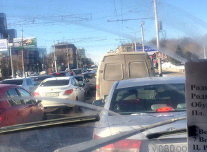 Волгоград встал в утренние пробки Волгоград встал в утренние пробки