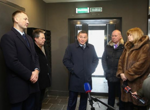 Андрей Бочаров полетел в Москву на поклон к банкиру Нахмановичу Андрей Бочаров полетел в Москву на поклон к банкиру Нахмановичу
