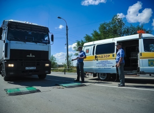 Фуры не смогут ездить по дорогам Волгоградской области больше месяца Фуры не смогут ездить по дорогам Волгоградской области больше месяца
