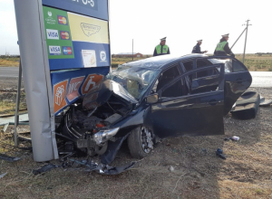 Toyota влетела в АЗС под Волгоградом: одна погибла, трое детей и водитель в больнице Toyota влетела в АЗС под Волгоградом: одна погибла, трое детей и водитель в больнице