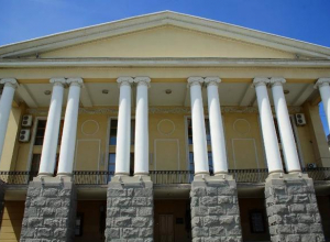 На сцене театра в Волгограде выступит гитарист группы «Бутырка» На сцене театра в Волгограде выступит гитарист группы «Бутырка»
