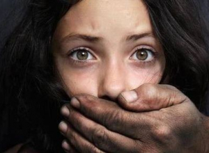 Педофил из Дубовки сядет на 13 лет за восьмилетнее насилие над падчерицей Педофил из Дубовки сядет на 13 лет за восьмилетнее насилие над падчерицей