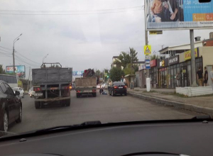 В Волгограде пьяный пешеход спровоцировал трехкилометровую пробку В Волгограде пьяный пешеход спровоцировал трехкилометровую пробку