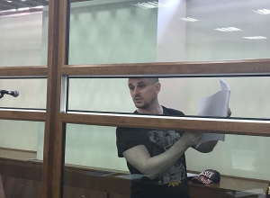Подозреваемый в пособничестве в убийстве Брудного Александр Геберт добился освобождения из железной клетки Подозреваемый в пособничестве в убийстве Брудного Александр Геберт добился освобождения из железной клетки