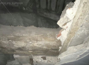 Чиновники не могут найти деньги на экспертизу аварийного дома с рухнувшим потолком в Волгограде Чиновники не могут найти деньги на экспертизу аварийного дома с рухнувшим потолком в Волгограде
