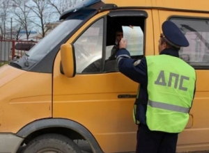 В Волгограде из-за рейдов на маршрутки и автобусы пассажирам грозят опоздания В Волгограде из-за рейдов на маршрутки и автобусы пассажирам грозят опоздания