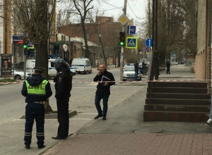 На юге Волгограда школьницы обнаружили муляж взрывного устройства в фонарике На юге Волгограда школьницы обнаружили муляж взрывного устройства в фонарике