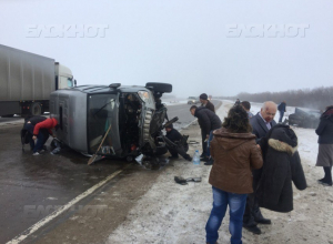 Сотрудники МЧС освободили водителя из сплющенной в «гармошку» ВАЗ-2110 под Волгоградом Сотрудники МЧС освободили водителя из сплющенной в «гармошку» ВАЗ-2110 под Волгоградом