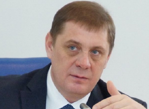 Глава Волгоградской облдумы уехал в Крым к интеллигенции Глава Волгоградской облдумы уехал в Крым к интеллигенции