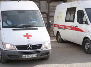 Мотоциклист врезался в 14-летнюю велосипедистку в Урюпинске: оба в больнице Мотоциклист врезался в 14-летнюю велосипедистку в Урюпинске: оба в больнице