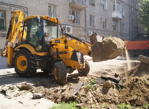 В центре Волгограда снова разрыли дороги В центре Волгограда снова разрыли дороги
