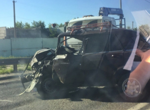 Страшное ДТП парализовало движение на Третьей Продольной в Волгограде Страшное ДТП парализовало движение на Третьей Продольной в Волгограде