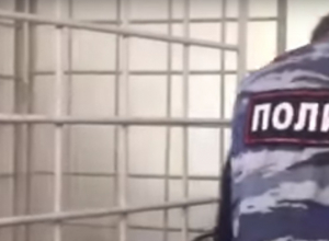 Трое сотрудников бара «Белая лошадь» идут под суд за сбыт наркотиков Трое сотрудников бара «Белая лошадь» идут под суд за сбыт наркотиков