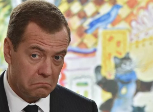 Премьер-министр Дмитрий Медведев 7 августа прилетит в Волгоград Премьер-министр Дмитрий Медведев 7 августа прилетит в Волгоград