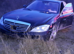 Двое жителей Фролово обокрали разбитый после ДТП Mercedes-Benz Двое жителей Фролово обокрали разбитый после ДТП Mercedes-Benz