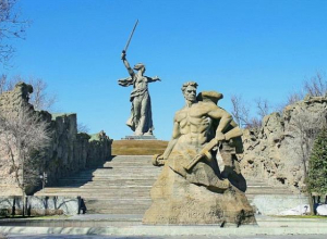 Андрей Бочаров сообщил о 200 мероприятиях в честь Сталинградской битвы Андрей Бочаров сообщил о 200 мероприятиях в честь Сталинградской битвы