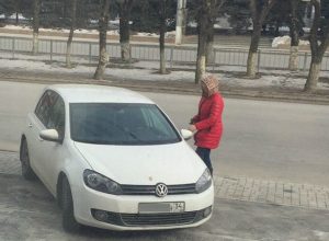Волгоградцы «поймали» шпионку, которая фотографирует нарушителей парковки Волгоградцы «поймали» шпионку, которая фотографирует нарушителей парковки