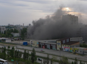 Неизвестные подожгли заброшенный недострой на западе Волгограда Неизвестные подожгли заброшенный недострой на западе Волгограда