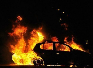 Toyota Camry сгорела ночью в Ворошиловском районе Волгограда Toyota Camry сгорела ночью в Ворошиловском районе Волгограда