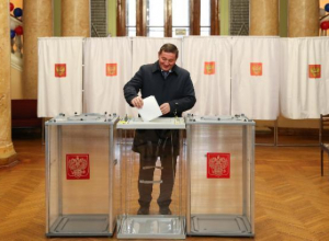 Андрей Бочаров проголосовал в одиночестве Андрей Бочаров проголосовал в одиночестве