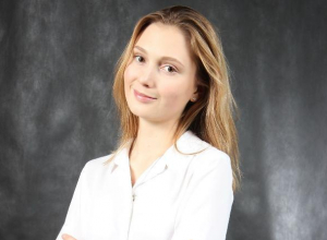 Волгоградскую лицеистку, получившую 100 баллов на ЕГЭ, поздравили педагоги и ученики Волгоградскую лицеистку, получившую 100 баллов на ЕГЭ, поздравили педагоги и ученики