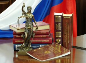 Большую группу волгоградских школьников доставили в суд Большую группу волгоградских школьников доставили в суд