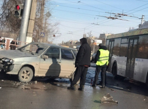 Автобус «Питеравто» попал в ДТП на севере Волгограда Автобус «Питеравто» попал в ДТП на севере Волгограда