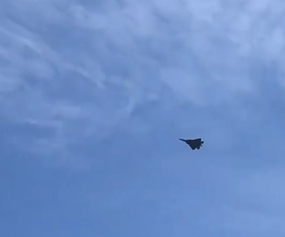 Горожан испугали военные самолеты над Волгоградом: видео пролета СУ Горожан испугали военные самолеты над Волгоградом: видео пролета СУ