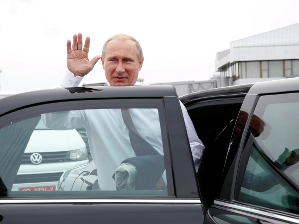 Владимир Путин проехал по волгоградским дорогам от аэропорта до центра Владимир Путин проехал по волгоградским дорогам от аэропорта до центра