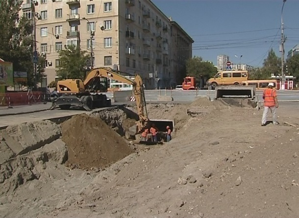 Улицу Советскую окончательно перекрыли в центре Волгограда Улицу Советскую окончательно перекрыли в центре Волгограда