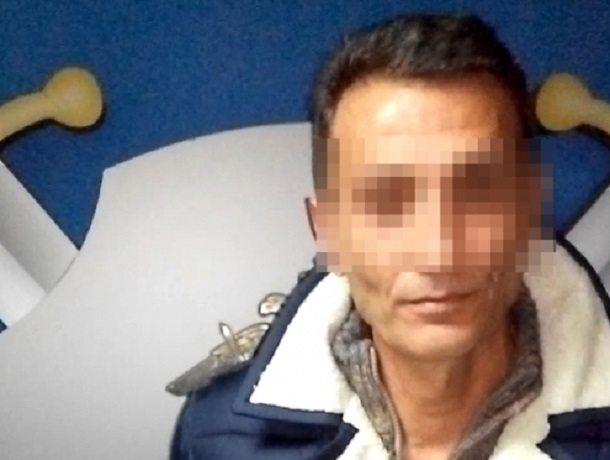 Под Волгоградом задержали 51-летнего мужчину, развращавшего подростка в Питере Под Волгоградом задержали 51-летнего мужчину, развращавшего подростка в Питере