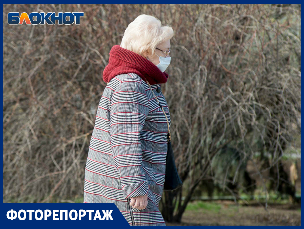 Как волгоградцы защищаются от коронавирусной инфекции показал волгоградский фотограф Как волгоградцы защищаются от коронавирусной инфекции показал волгоградский фотограф
