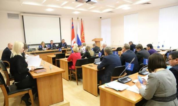 Три волгоградских депутата отказались поддержать новую «нарезку» избирательных округов Три волгоградских депутата отказались поддержать новую «нарезку» избирательных округов