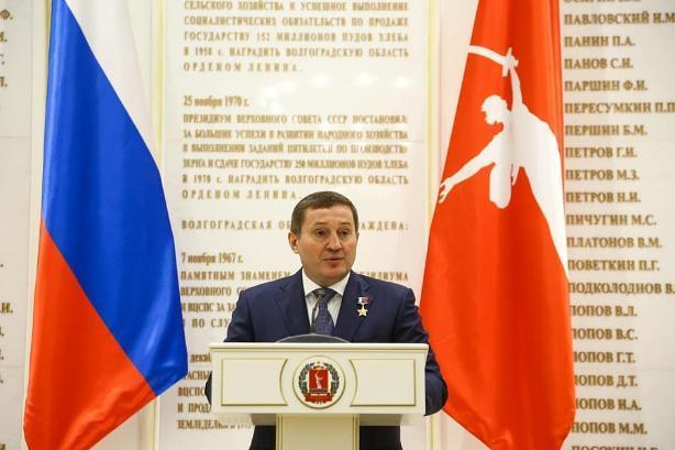 Волгоградский губернатор отправил депутатов в лагеря Волгоградский губернатор отправил депутатов в лагеря