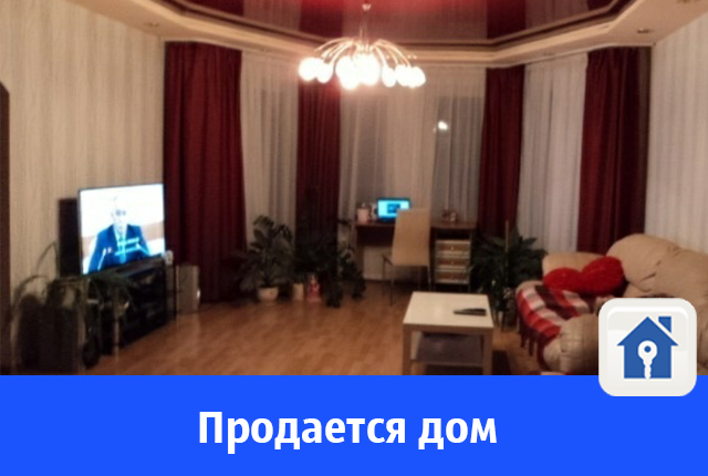 Продается уютный трехэтажный дом со спортзалом Продается уютный трехэтажный дом со спортзалом