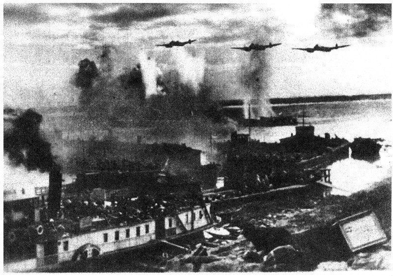 18 сентября 1942 года - противник бомбит нефтебазу и кировскую пристань Сталинграда 18 сентября 1942 года - противник бомбит нефтебазу и кировскую пристань Сталинграда