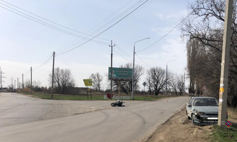 14-летний водитель мотоцикла протаранил «четырнадцатую» под Волгоградом и попал в больницу 14-летний водитель мотоцикла протаранил «четырнадцатую» под Волгоградом и попал в больницу