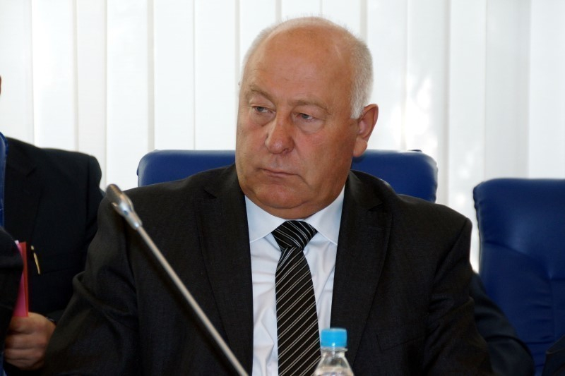 Последний рыцарь: депутат Николай Свиридов подал в отставку из–за женщины Последний рыцарь: депутат Николай Свиридов подал в отставку из–за женщины