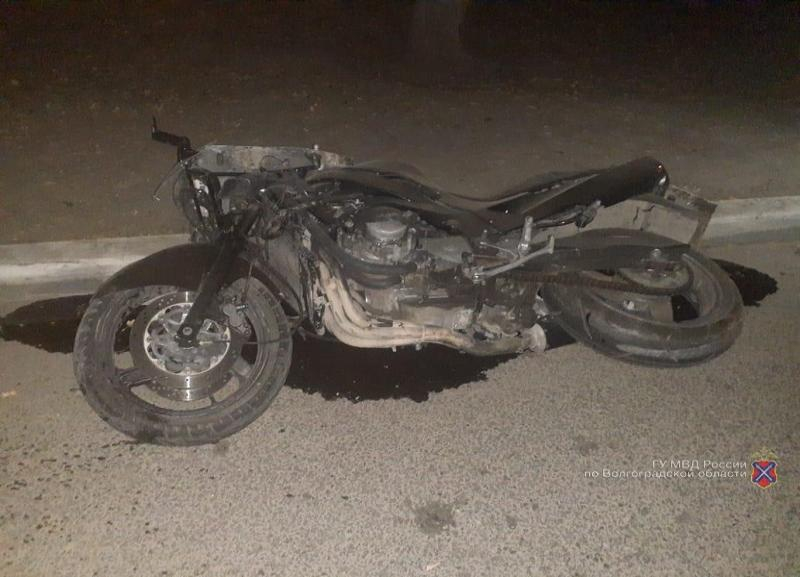Байкер умер в больнице после ДТП за рулем мотоцикла Kawasaki в Волжском Байкер умер в больнице после ДТП за рулем мотоцикла Kawasaki в Волжском
