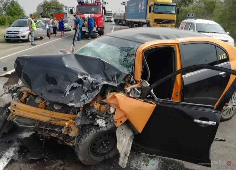 Смертельное ДТП в Чапурниках: Lifan на встречной полосе протаранил рейсовый автобус Смертельное ДТП в Чапурниках: Lifan на встречной полосе протаранил рейсовый автобус