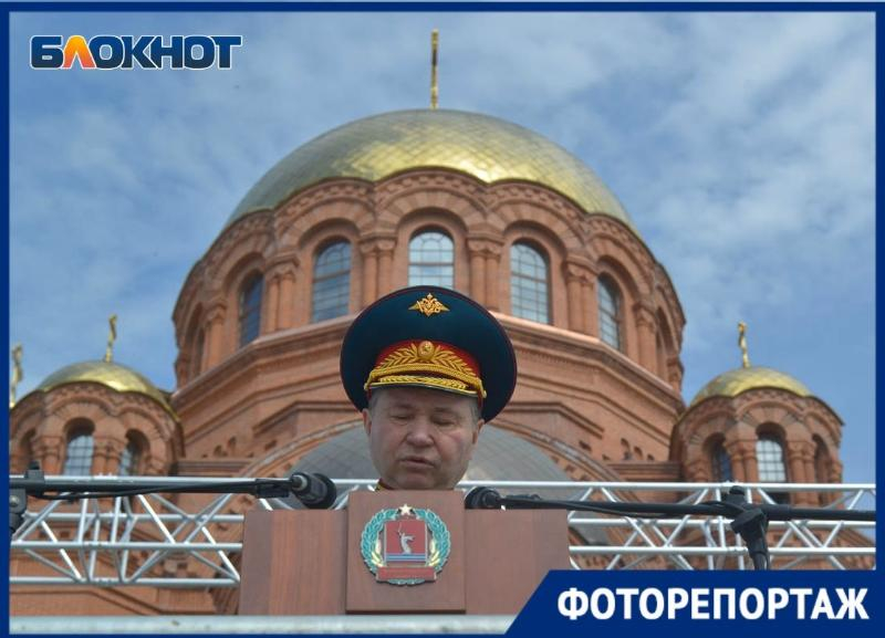 Генеральную репетицию парада Победы к 24 июня в Волгограде показал фотограф Генеральную репетицию парада Победы к 24 июня в Волгограде показал фотограф