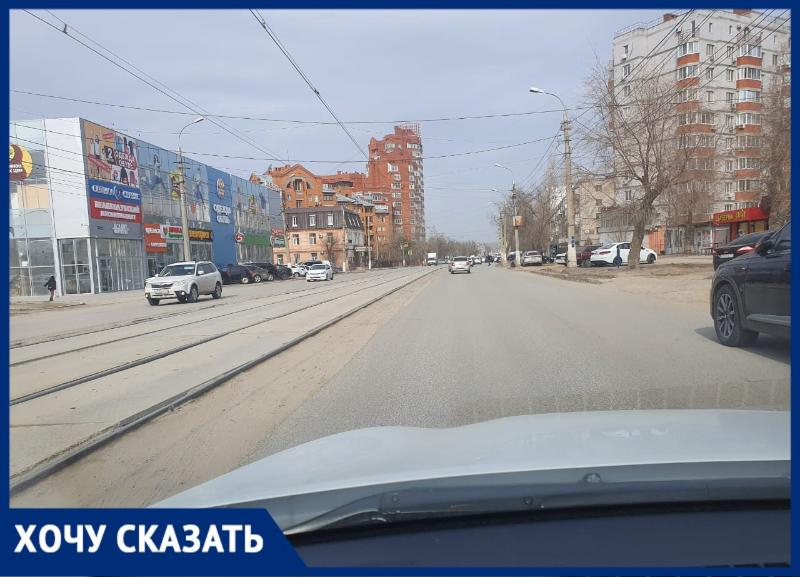 Скоро все превратится в грунтовку: грязные дороги Волгограда показал житель Скоро все превратится в грунтовку: грязные дороги Волгограда показал житель