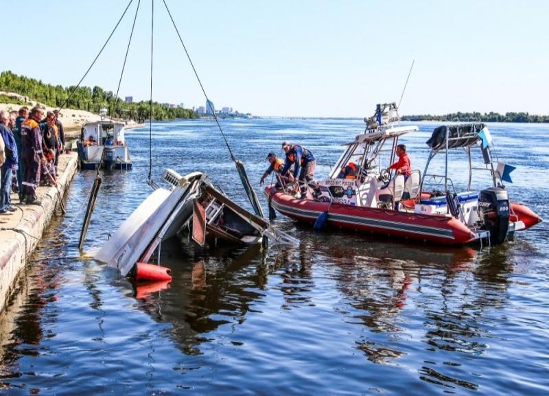 Смягчить приговор пытались сотрудники ГИМС по делу о гибели 11 человек на катамаране Хахалева Смягчить приговор пытались сотрудники ГИМС по делу о гибели 11 человек на катамаране Хахалева