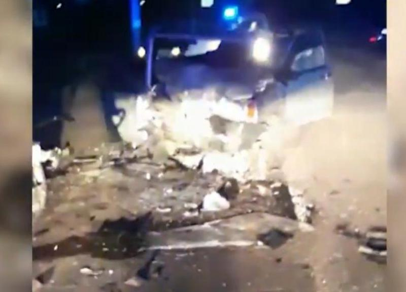 Страшное ДТП в Волгоградской области, где 15-летняя девушка умерла в больнице, еще трое пострадали, попало на видео Страшное ДТП в Волгоградской области, где 15-летняя девушка умерла в больнице, еще трое пострадали, попало на видео