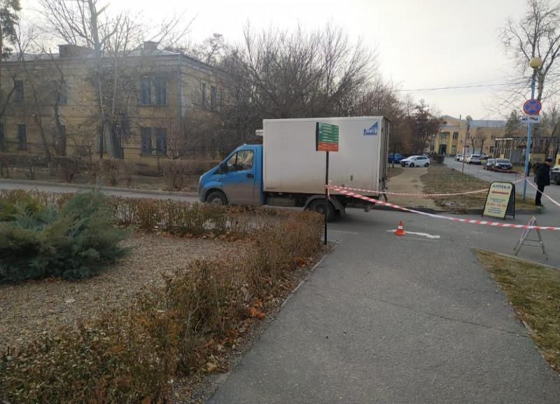 Стали известны подробности ДТП с участием пенсионерки на территории Волгоградской областной больницы Стали известны подробности ДТП с участием пенсионерки на территории Волгоградской областной больницы