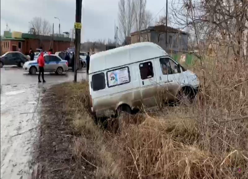 Шесть человек пострадали в ДТП с маршруткой №29С в Волгограде Шесть человек пострадали в ДТП с маршруткой №29С в Волгограде