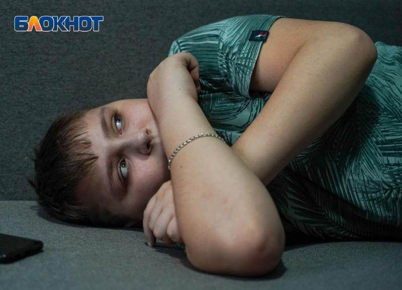 Два года не общается со сверстниками и не выходит на улицу: в Волгоградской области живет особенный ребенок Два года не общается со сверстниками и не выходит на улицу: в Волгоградской области живет особенный ребенок