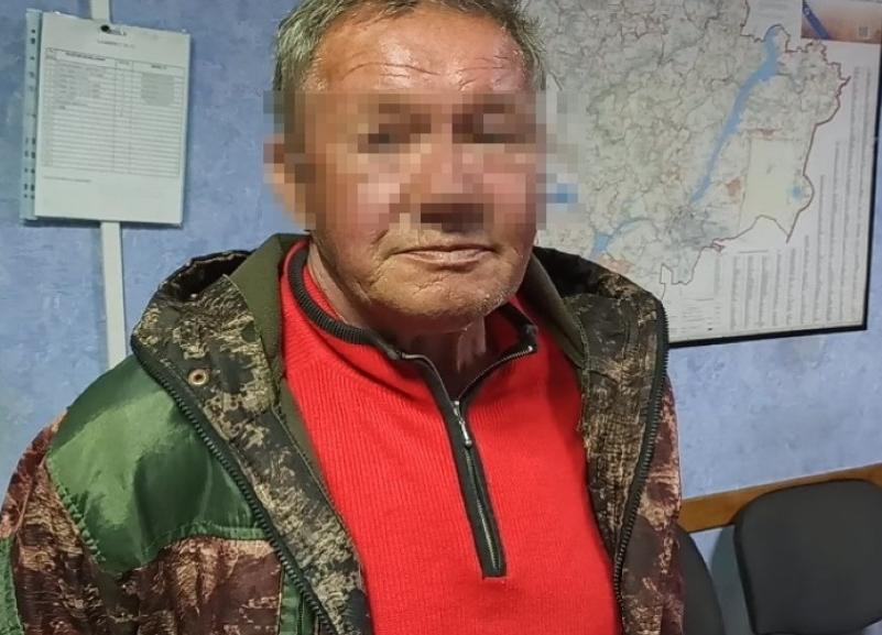 Бездомный зарезал мужчину и ранил двух женщин в парке Волгограда Бездомный зарезал мужчину и ранил двух женщин в парке Волгограда