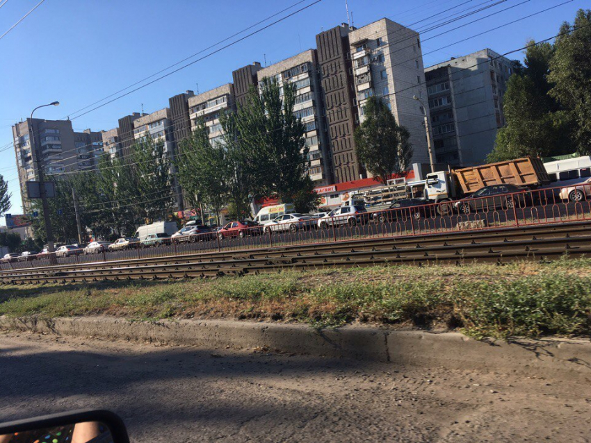 Стала известна причина огромной пробки в Красноармейском районе Волгограда