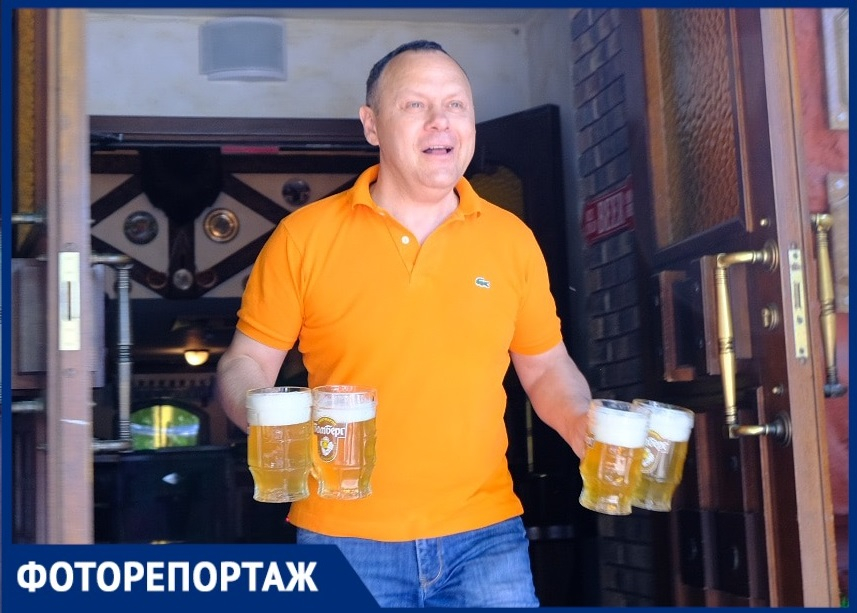 Волгоградцы впервые пришли в кафе спустя три месяца: как это было в объективе фотографа Волгоградцы впервые пришли в кафе спустя три месяца: как это было в объективе фотографа